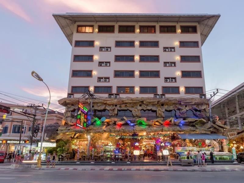 Tiger Hotel Patong Luaran gambar